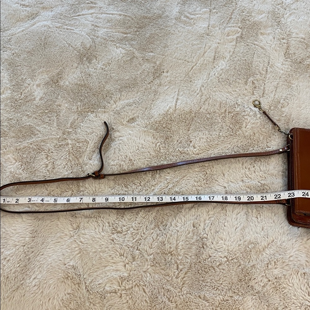 Rarely used, leather crossbody wallet/purse - Picture 6 of 9